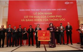 HSBC Việt Nam nhận Cờ thi đua của Chính phủ